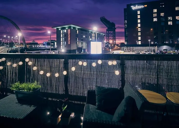Glasgow, Finnieston Luxury 2 Bed With Parking, E-Check In, Hi-Fi